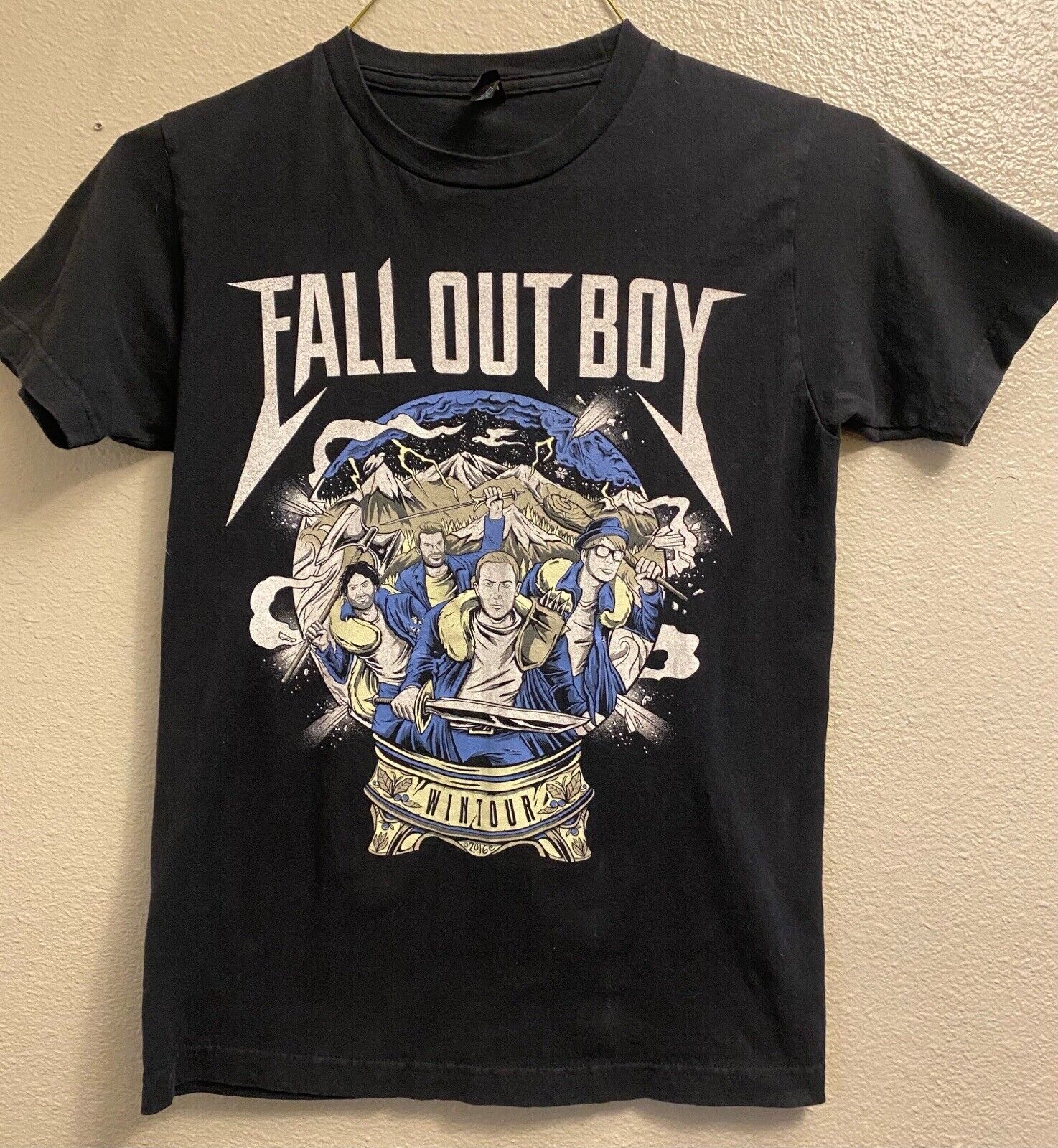 Fall Out Boy Wintour Is Coming 2016 Black T-shirt Tour Concert Womens Size Small